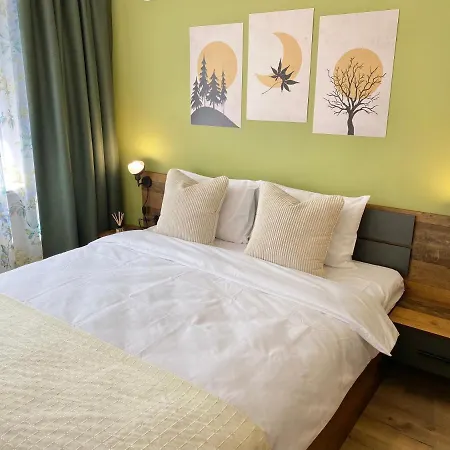 Colourful For 4 Guests And Free Parking Appartement